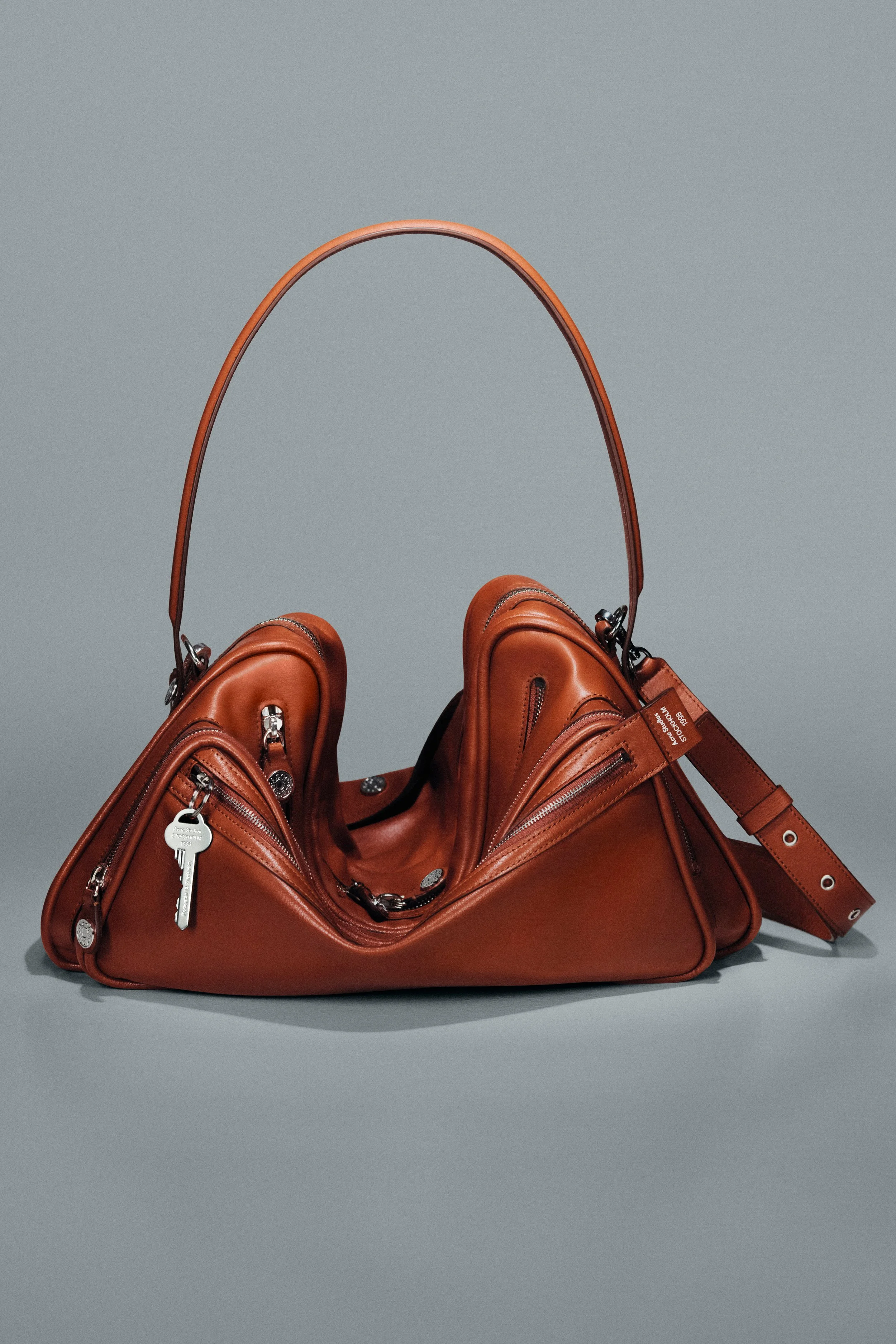 ACNE STUDIOS RELEASES THEIR NEW CAMERO BAG FOR 2025 — Numéro